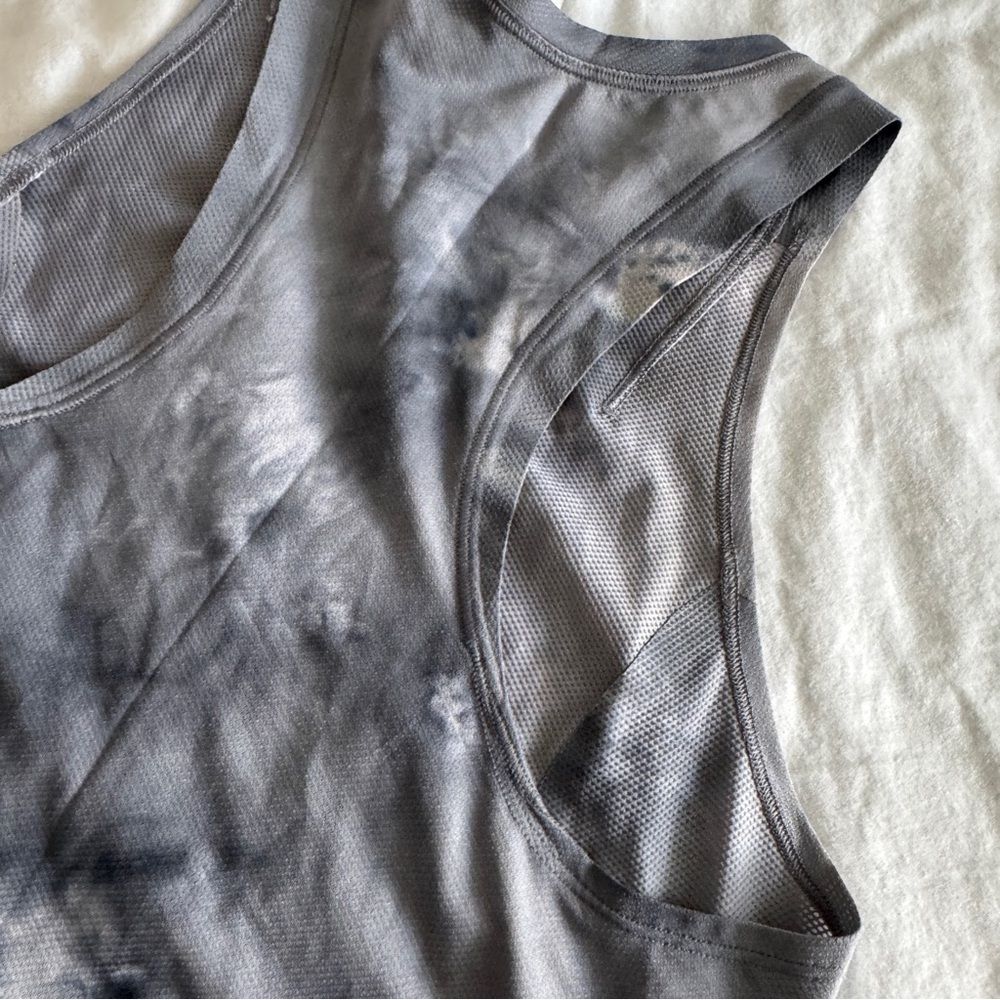 100 🆕🤍 Lululemon Lightweight Run Kit Tank Top - Diamond Dye White Black - Picture 11 of 11